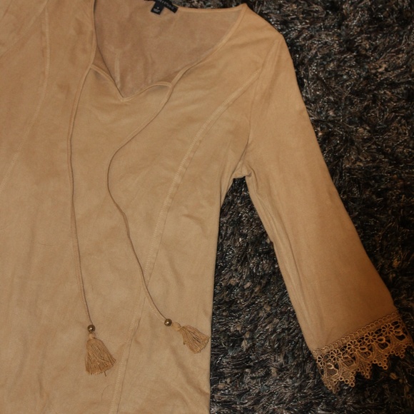 Faux Suede 3/4 Sleeve Signature Studio Top Small - Picture 2 of 6